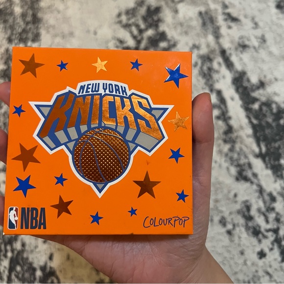 ColourPop Eyeshadow Palette NBA New York Knicks - Picture 4 of 4